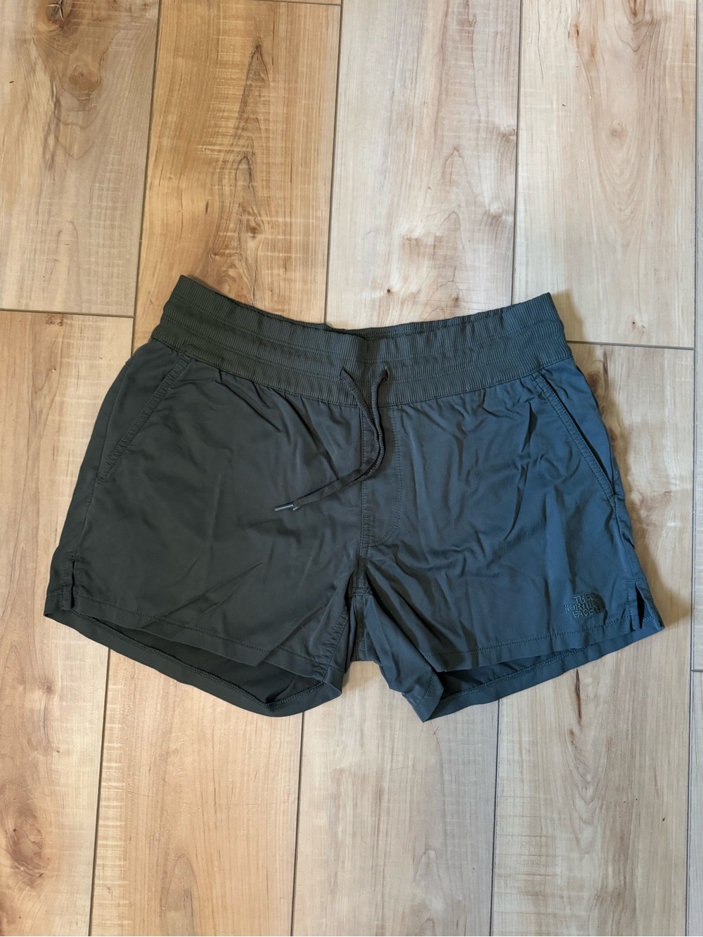 The North Face Women’s Dark Green Active Drawstring Shorts Medium